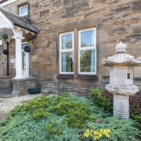 Abercorn Lodge Semi-Detached House-3